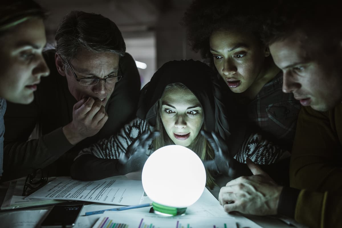 Top-trends-and-challenges-set-to-shape-UK-SMEs-in-2025